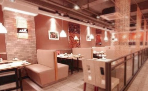 關(guān)于中餐的服務(wù)禮儀:餐飲的服務(wù)員禮儀
