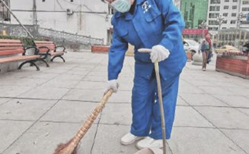 環(huán)衛(wèi)工人掃雪作文8篇