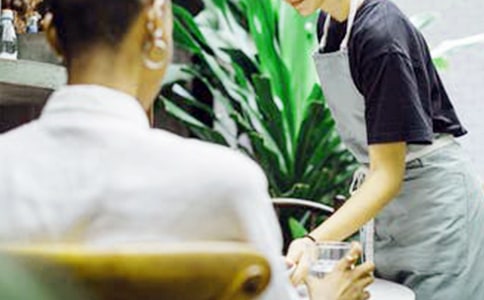 給客人敬茶的禮儀