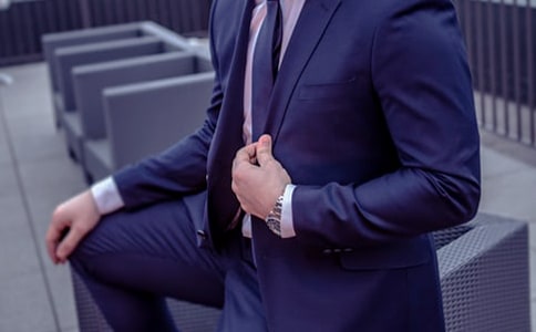 因為心中有愛記企業(yè)家李海的散文
