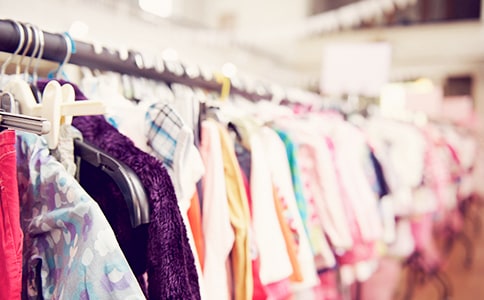 ��ɫ�·���ʲô�ɫ����